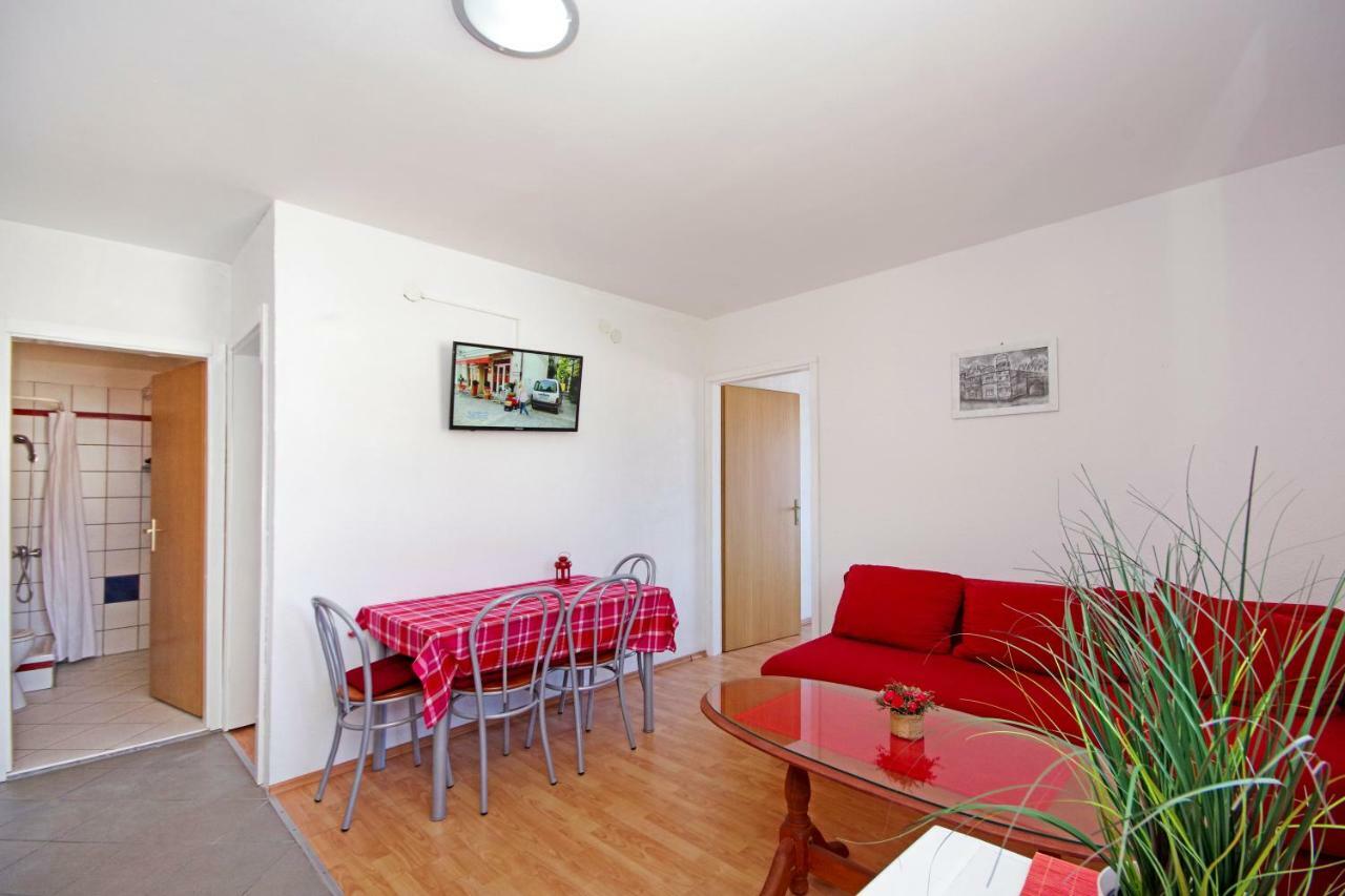 Apartments Solis Makarska Esterno foto